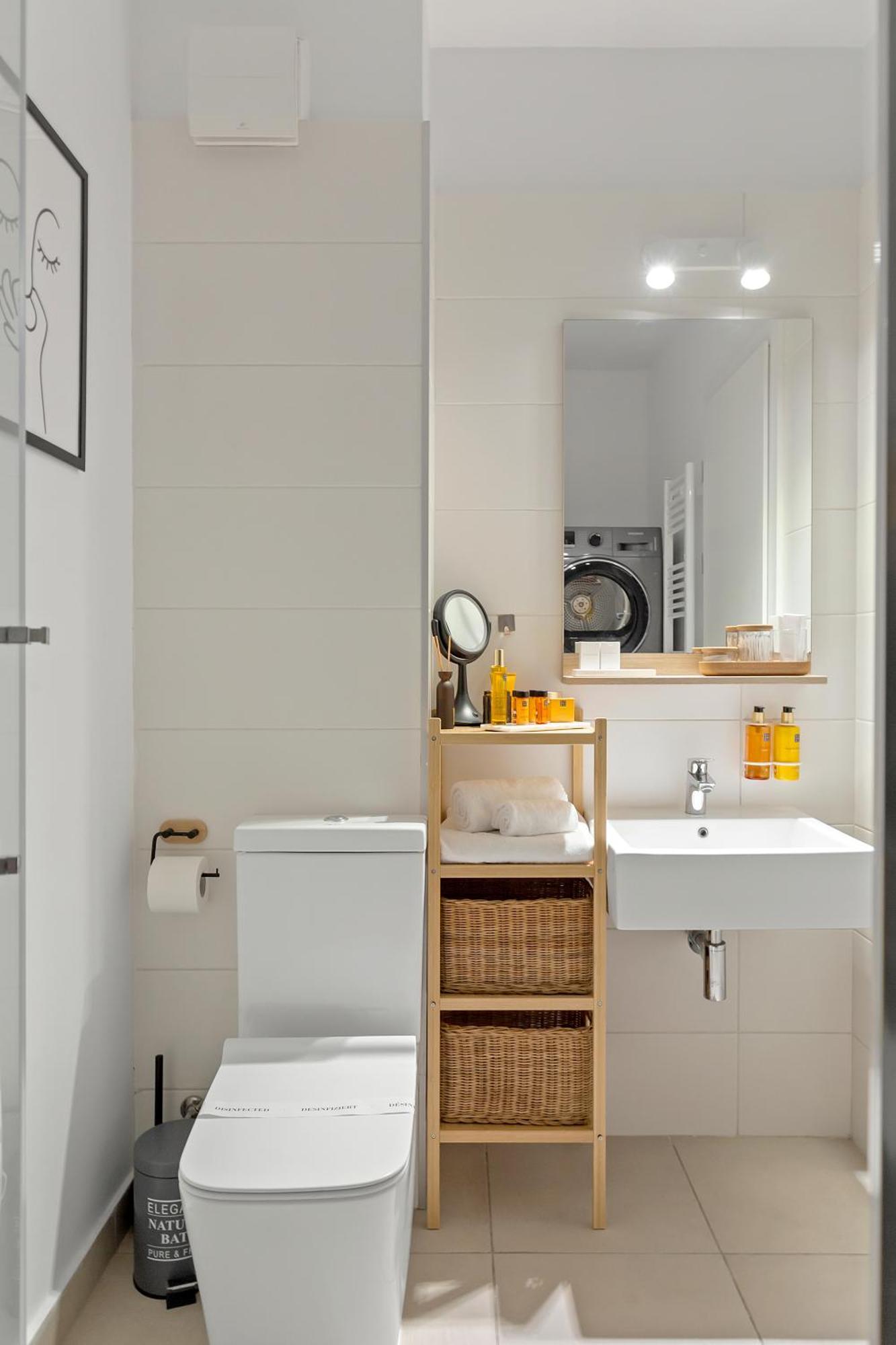 Mido Park Apartment With Private Parking & Self Check-In Bucarest Extérieur photo